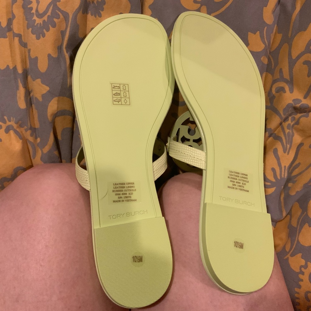 TORY BURCH MILLER SANDALS IN LIME , SIZE 10.5,BNIB,MSRP $198 Includes dustbag - Picture 4 of 4